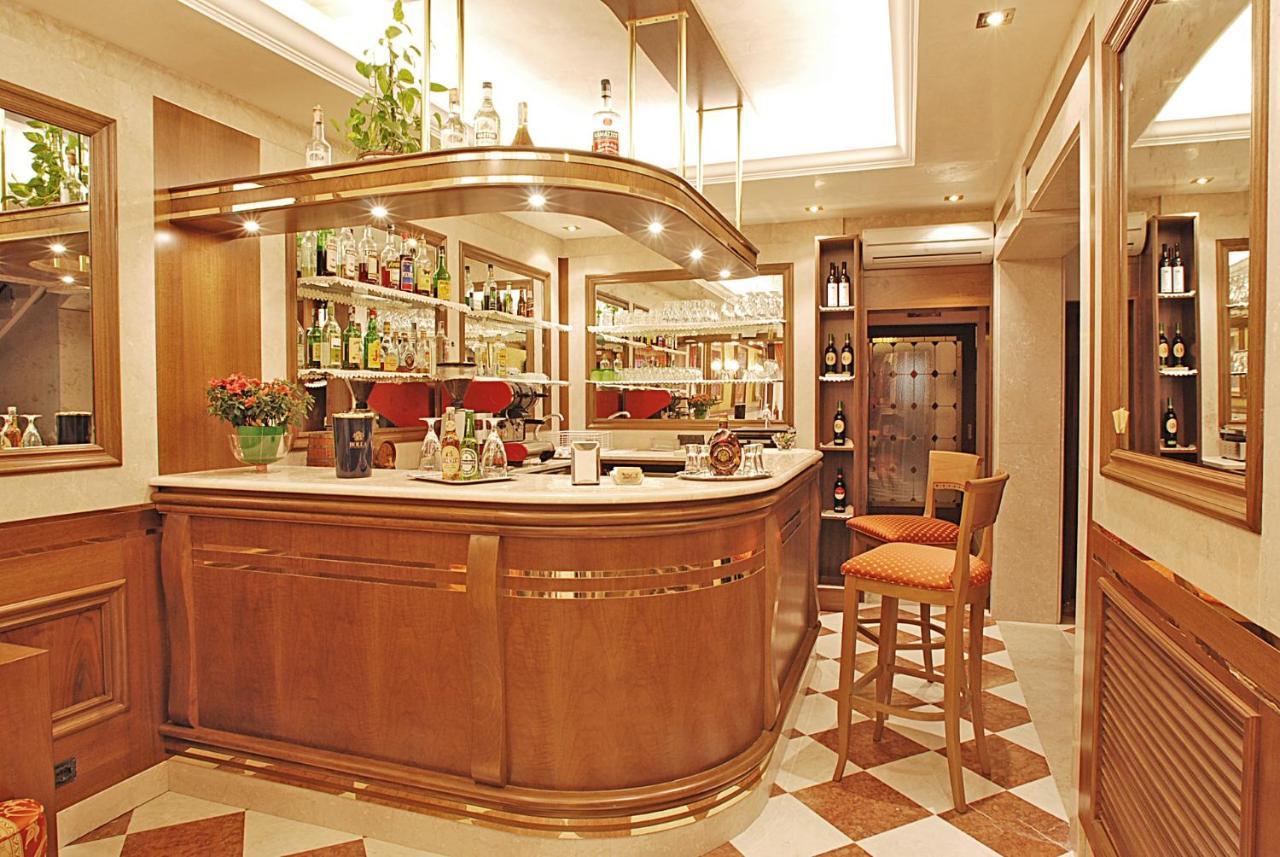 Hotel Fontana Venice Exterior photo